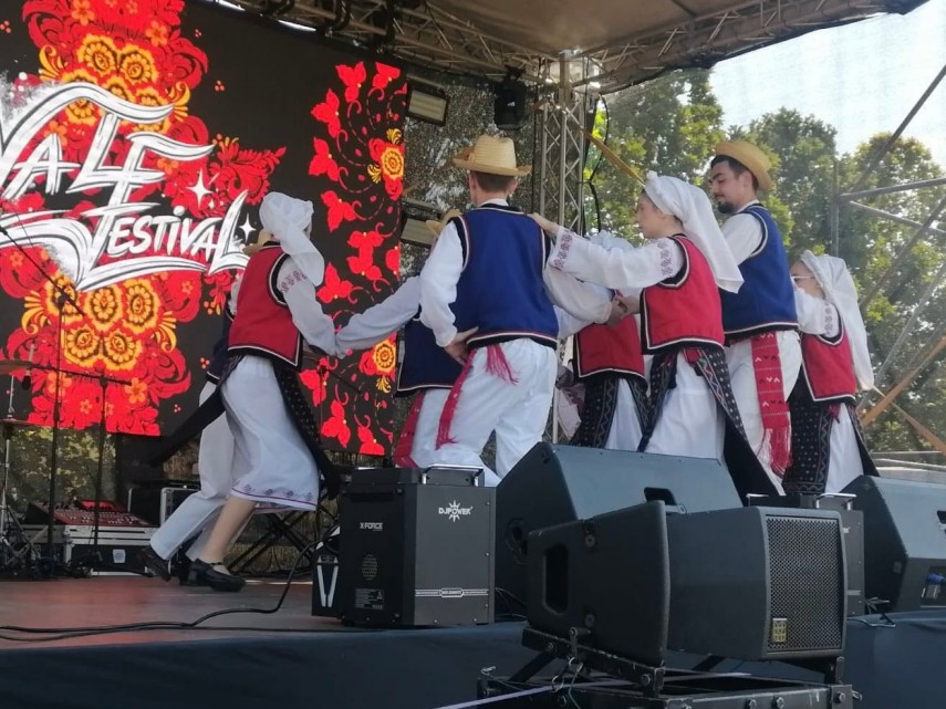 foto stiri costanta ansamblul romancuta din cumpana reprezentare de succes la prima editie a val festival foto stiri costanta ansamblul romancuta din cumpana reprezentare de succes la prima editie a val festival