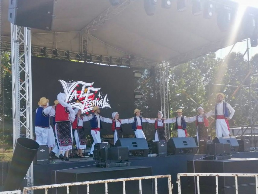 foto stiri costanta ansamblul romancuta din cumpana reprezentare de succes la prima editie a val festival foto stiri costanta ansamblul romancuta din cumpana reprezentare de succes la prima editie a val festival