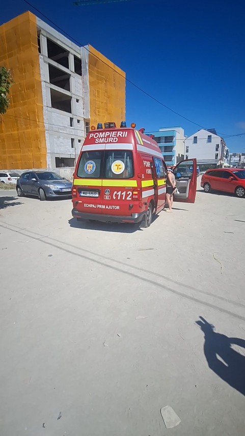 stiri constanta foto video unei fetite de 8 ani i s a facut rau la iesirea din apa marii pe plaja din stiri constanta foto video unei fetite de 8 ani i s a facut rau la iesirea din apa marii pe plaja din
