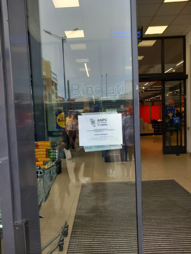 foto comisarii cjpc constanta au inchis lidl navodari ce nereguli au fost constatate 943550 foto comisarii cjpc constanta au inchis lidl navodari ce nereguli au fost constatate 943550