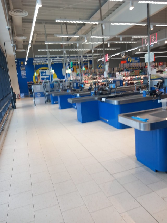 foto comisarii cjpc constanta au inchis lidl navodari ce nereguli au fost constatate 943550 foto comisarii cjpc constanta au inchis lidl navodari ce nereguli au fost constatate 943550