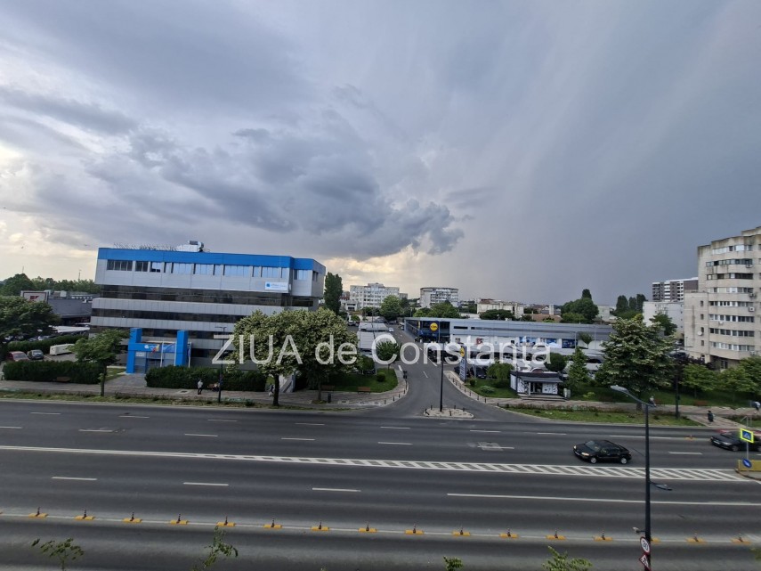 spectacol pe cerul constantei foto video norii de furtuna au creat imagini impresionante in timp ce dobrogea spectacol pe cerul constantei foto video norii de furtuna au creat imagini impresionante in timp ce dobrogea