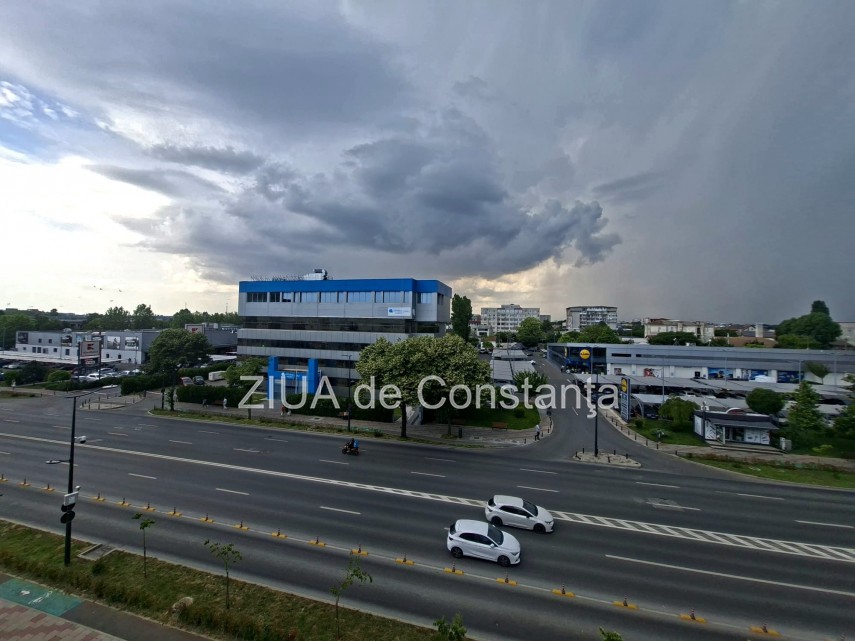 spectacol pe cerul constantei foto video norii de furtuna au creat imagini impresionante in timp ce dobrogea spectacol pe cerul constantei foto video norii de furtuna au creat imagini impresionante in timp ce dobrogea