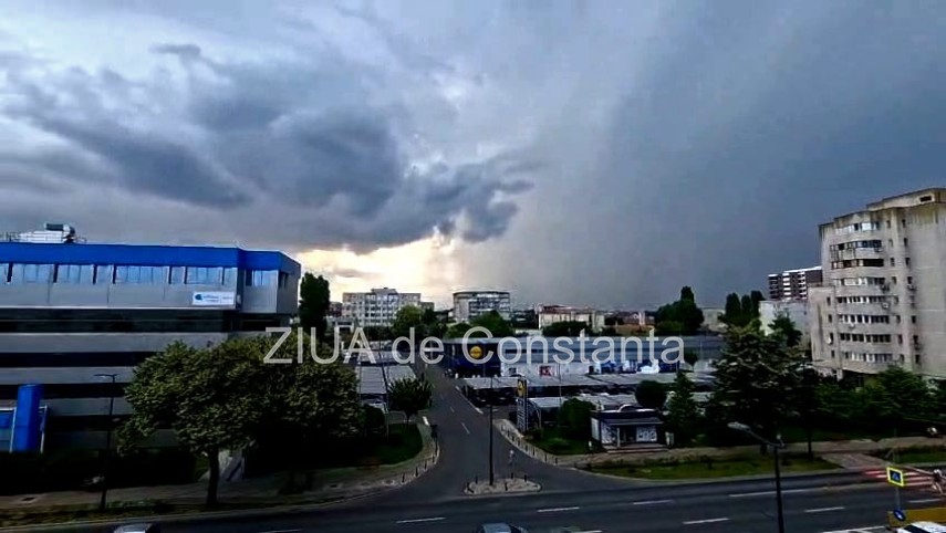 spectacol pe cerul constantei foto video norii de furtuna au creat imagini impresionante in timp ce dobrogea spectacol pe cerul constantei foto video norii de furtuna au creat imagini impresionante in timp ce dobrogea