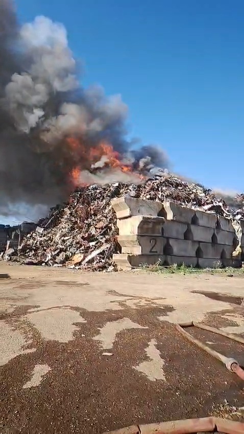 foto video stiri constanta azi incendiu puternic in portul agigea mesaj ro alert din cauza degajarilor foto video stiri constanta azi incendiu puternic in portul agigea mesaj ro alert din cauza degajarilor