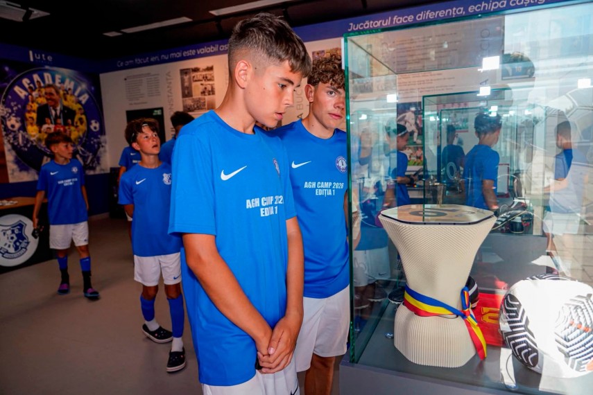farul constanta participantii la summer camp intalnire cu marinarii si vizita la muzeul hagi galerie farul constanta participantii la summer camp intalnire cu marinarii si vizita la muzeul hagi galerie