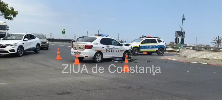 foto video stiri constanta accident in navodari o autospeciala de politie si un autoturism implicate foto video stiri constanta accident in navodari o autospeciala de politie si un autoturism implicate