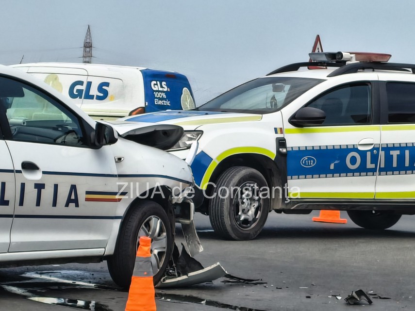 foto video stiri constanta accident in navodari o autospeciala de politie si un autoturism implicate foto video stiri constanta accident in navodari o autospeciala de politie si un autoturism implicate