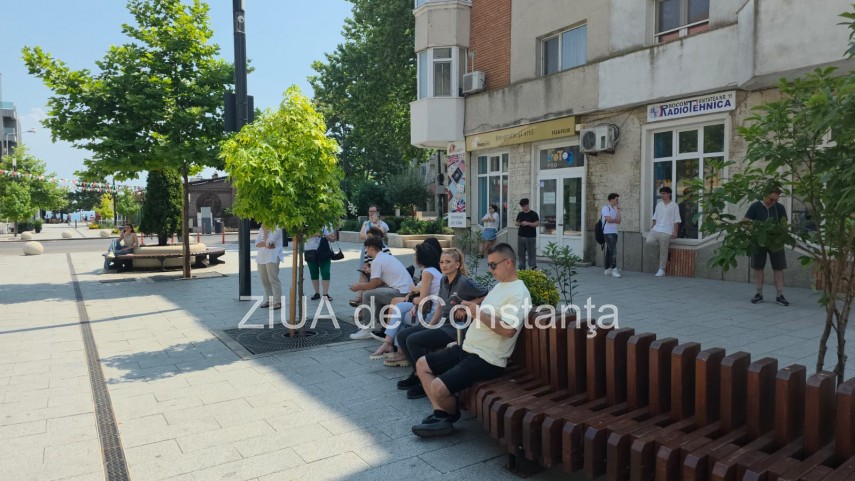 foto video reactii dupa bacalaureat 2026 cum s au descurcat absolventii din constanta la proba scrisa foto video reactii dupa bacalaureat 2026 cum s au descurcat absolventii din constanta la proba scrisa