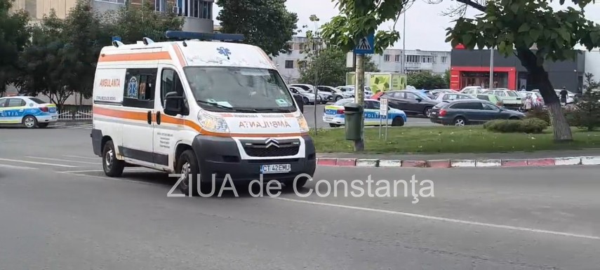 foto video stiri constanta accident in navodari o autospeciala de politie si un autoturism implicate foto video stiri constanta accident in navodari o autospeciala de politie si un autoturism implicate