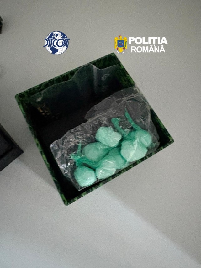 grup infractional destructurat de diicot sase persoane acuzate de trafic de minori proxenetism si santaj grup infractional destructurat de diicot sase persoane acuzate de trafic de minori proxenetism si santaj