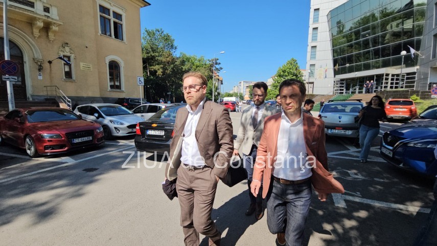 Cristian Radu, primarul suspendat al municipiului Mangalia (dreapta) - sursa foto: ZIUA de Constanța