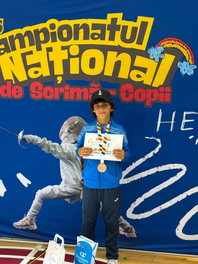 scrima constanta medalii la nationalele de copii titlul de la under 11 disputat de doua fete de la css1 scrima constanta medalii la nationalele de copii titlul de la under 11 disputat de doua fete de la css1
