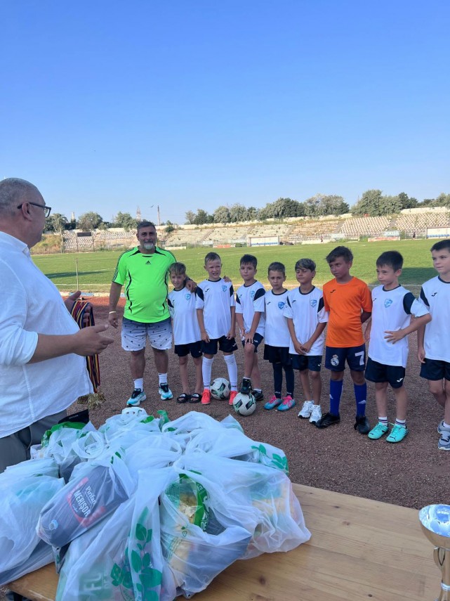 juniorii e de la cs navodari premiati pentru sezonul deosebit incheiat cu medalia de bronz in campionatul juniorii e de la cs navodari premiati pentru sezonul deosebit incheiat cu medalia de bronz in campionatul