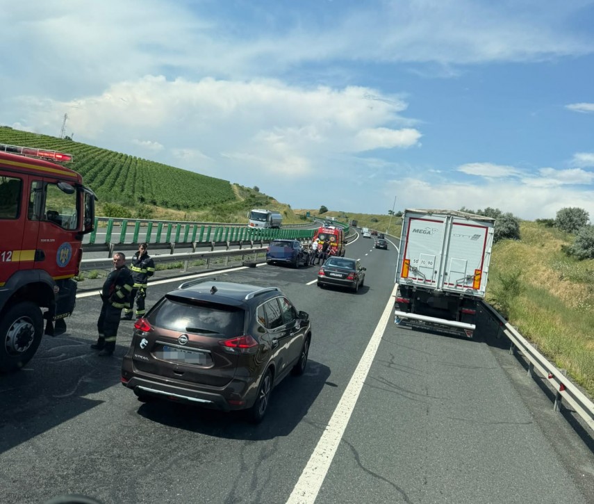 accident rutier pe autostrada a2 la 3 km de cernavoda o persoana a fost transportata la spital de urgenta accident rutier pe autostrada a2 la 3 km de cernavoda o persoana a fost transportata la spital de urgenta