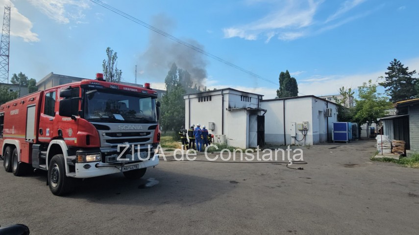 foto video incendiu in zona abator din constanta pompierii intervin la fata locului 944735 foto video incendiu in zona abator din constanta pompierii intervin la fata locului 944735
