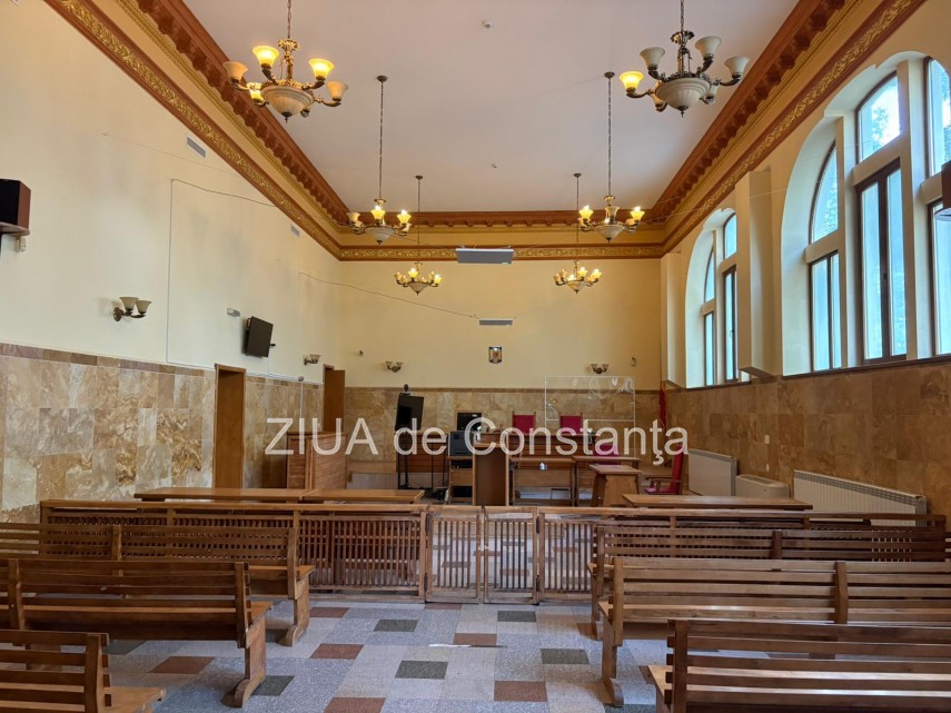 foto porti deschise la palatul de justitie din constanta tineri entuziasti au descoperit lumea fascinanta foto porti deschise la palatul de justitie din constanta tineri entuziasti au descoperit lumea fascinanta