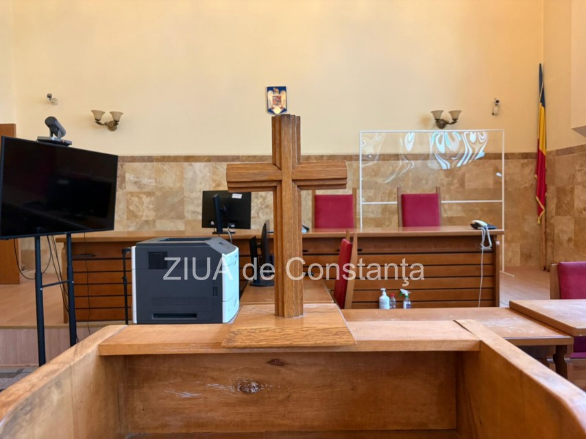 foto porti deschise la palatul de justitie din constanta tineri entuziasti au descoperit lumea fascinanta foto porti deschise la palatul de justitie din constanta tineri entuziasti au descoperit lumea fascinanta