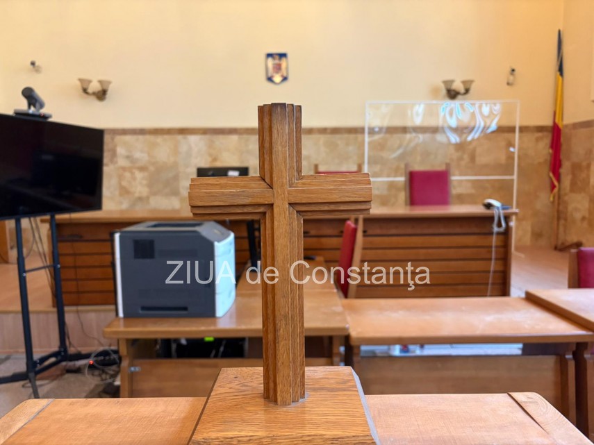 foto porti deschise la palatul de justitie din constanta tineri entuziasti au descoperit lumea fascinanta foto porti deschise la palatul de justitie din constanta tineri entuziasti au descoperit lumea fascinanta