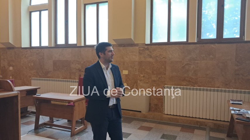 foto porti deschise la palatul de justitie din constanta tineri entuziasti au descoperit lumea fascinanta foto porti deschise la palatul de justitie din constanta tineri entuziasti au descoperit lumea fascinanta