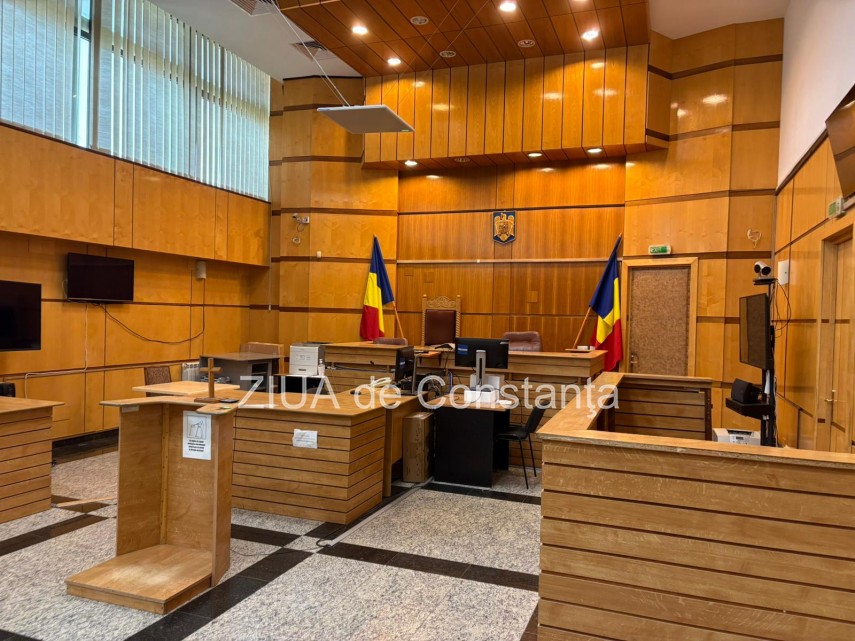 foto porti deschise la palatul de justitie din constanta tineri entuziasti au descoperit lumea fascinanta foto porti deschise la palatul de justitie din constanta tineri entuziasti au descoperit lumea fascinanta