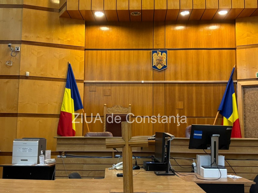 foto porti deschise la palatul de justitie din constanta tineri entuziasti au descoperit lumea fascinanta foto porti deschise la palatul de justitie din constanta tineri entuziasti au descoperit lumea fascinanta