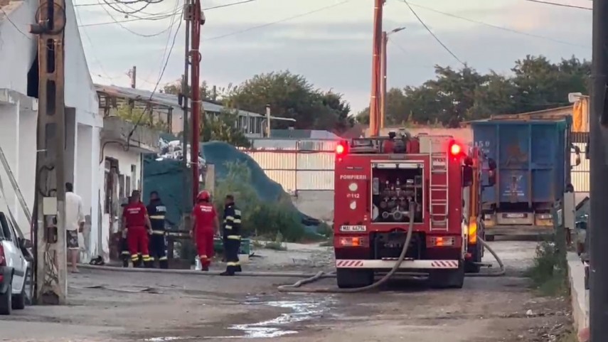 stiri constanta azi foto video incendiu de proportii la o hala din medgidia flacarile se manifesta pe stiri constanta azi foto video incendiu de proportii la o hala din medgidia flacarile se manifesta pe