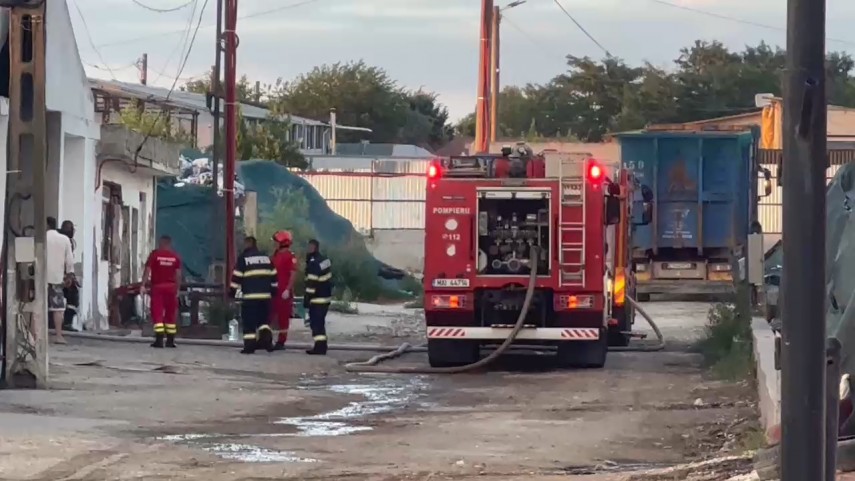 stiri constanta azi foto video incendiu de proportii la o hala din medgidia flacarile se manifesta pe stiri constanta azi foto video incendiu de proportii la o hala din medgidia flacarile se manifesta pe