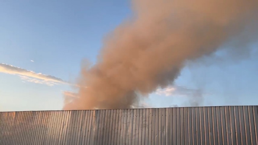 stiri constanta azi foto video incendiu de proportii la o hala din medgidia flacarile se manifesta pe stiri constanta azi foto video incendiu de proportii la o hala din medgidia flacarile se manifesta pe