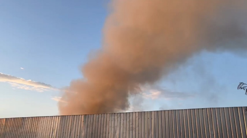 stiri constanta azi foto video incendiu de proportii la o hala din medgidia flacarile se manifesta pe stiri constanta azi foto video incendiu de proportii la o hala din medgidia flacarile se manifesta pe