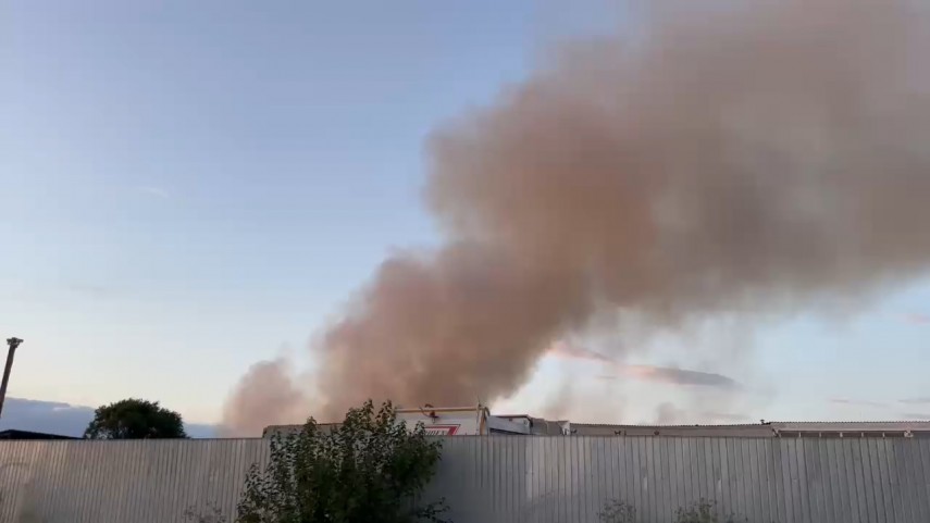 stiri constanta azi foto video incendiu de proportii la o hala din medgidia flacarile se manifesta pe stiri constanta azi foto video incendiu de proportii la o hala din medgidia flacarile se manifesta pe
