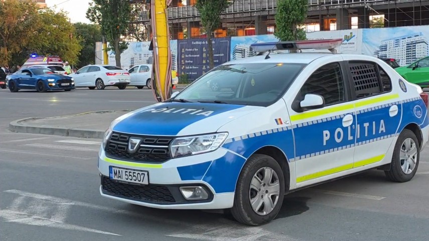 accident in zona hotelului rex din mamaia echipajele de interventie acorda primul ajutor pentru doua accident in zona hotelului rex din mamaia echipajele de interventie acorda primul ajutor pentru doua