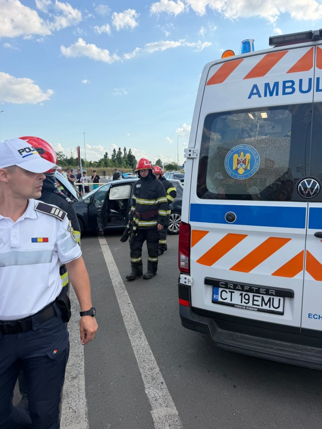 accident in parcarea centrului comercial vivo constanta o persoana a fost ranita si transportata de urgenta accident in parcarea centrului comercial vivo constanta o persoana a fost ranita si transportata de urgenta