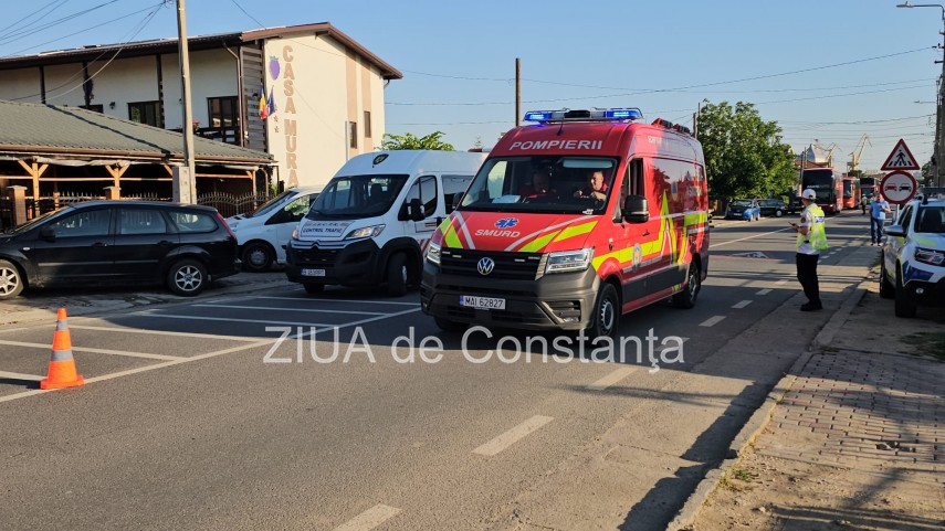 foto video accident grav in 2 mai o autospeciala de politie si o motocicleta lovite de un autocar trei foto video accident grav in 2 mai o autospeciala de politie si o motocicleta lovite de un autocar trei