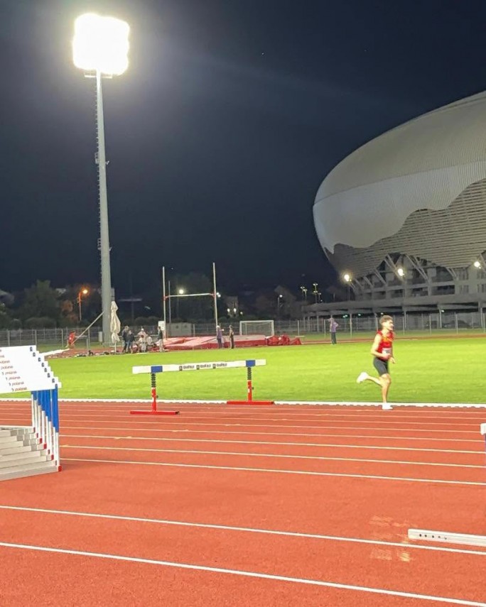 cs medgidia atletul alin savlovschi castigator al cupei romaniei la seniori in proba de 3 000 m obstacole cs medgidia atletul alin savlovschi castigator al cupei romaniei la seniori in proba de 3 000 m obstacole