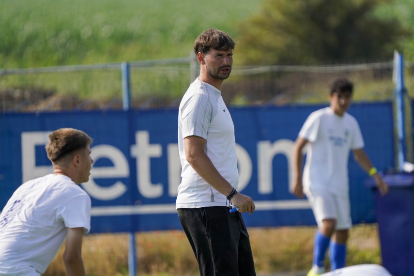 peste 150 de copii au participat la camp ul academiei hagi au muncit au invatat si s au bucurat de fotbal peste 150 de copii au participat la camp ul academiei hagi au muncit au invatat si s au bucurat de fotbal