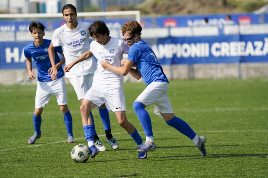 peste 150 de copii au participat la camp ul academiei hagi au muncit au invatat si s au bucurat de fotbal peste 150 de copii au participat la camp ul academiei hagi au muncit au invatat si s au bucurat de fotbal
