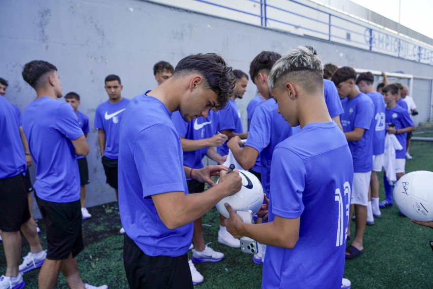 peste 150 de copii au participat la camp ul academiei hagi au muncit au invatat si s au bucurat de fotbal peste 150 de copii au participat la camp ul academiei hagi au muncit au invatat si s au bucurat de fotbal
