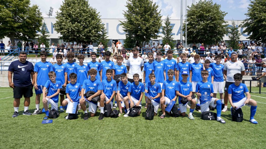 peste 150 de copii au participat la camp ul academiei hagi au muncit au invatat si s au bucurat de fotbal peste 150 de copii au participat la camp ul academiei hagi au muncit au invatat si s au bucurat de fotbal