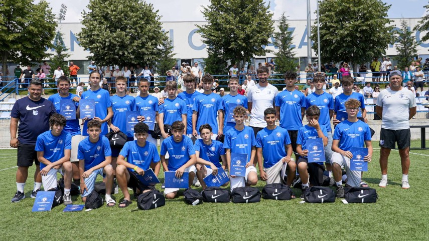 peste 150 de copii au participat la camp ul academiei hagi au muncit au invatat si s au bucurat de fotbal peste 150 de copii au participat la camp ul academiei hagi au muncit au invatat si s au bucurat de fotbal
