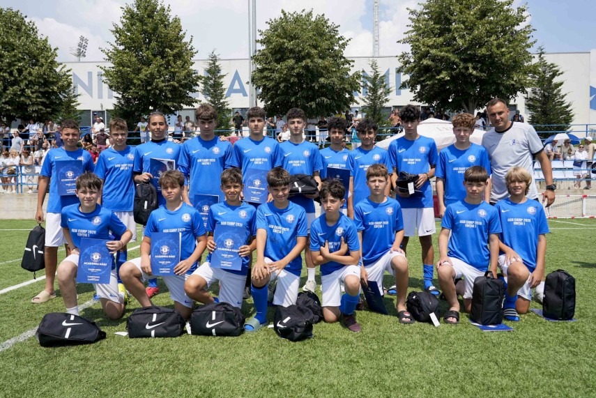 peste 150 de copii au participat la camp ul academiei hagi au muncit au invatat si s au bucurat de fotbal peste 150 de copii au participat la camp ul academiei hagi au muncit au invatat si s au bucurat de fotbal