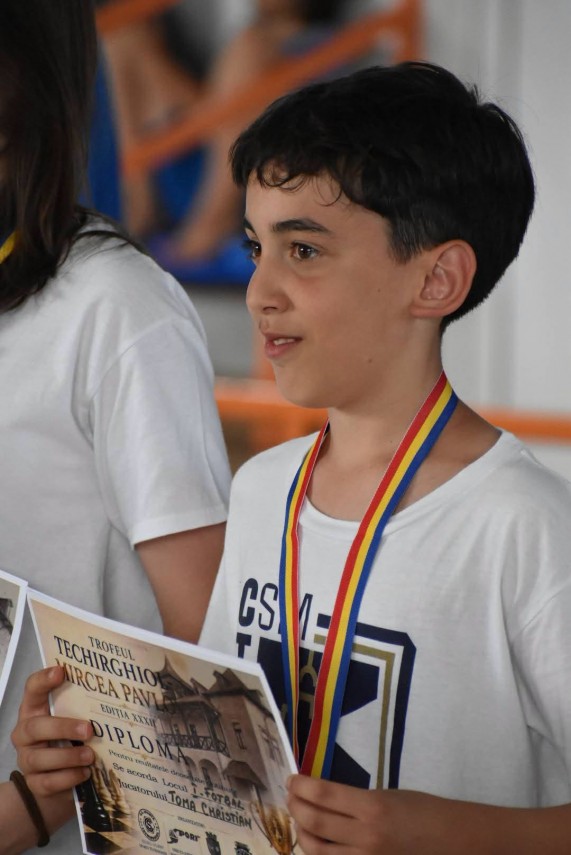 sah csm constanta 13 medalii la trofeul mircea pavlov eduard cotoros a reusit o adevarata performanta sah csm constanta 13 medalii la trofeul mircea pavlov eduard cotoros a reusit o adevarata performanta