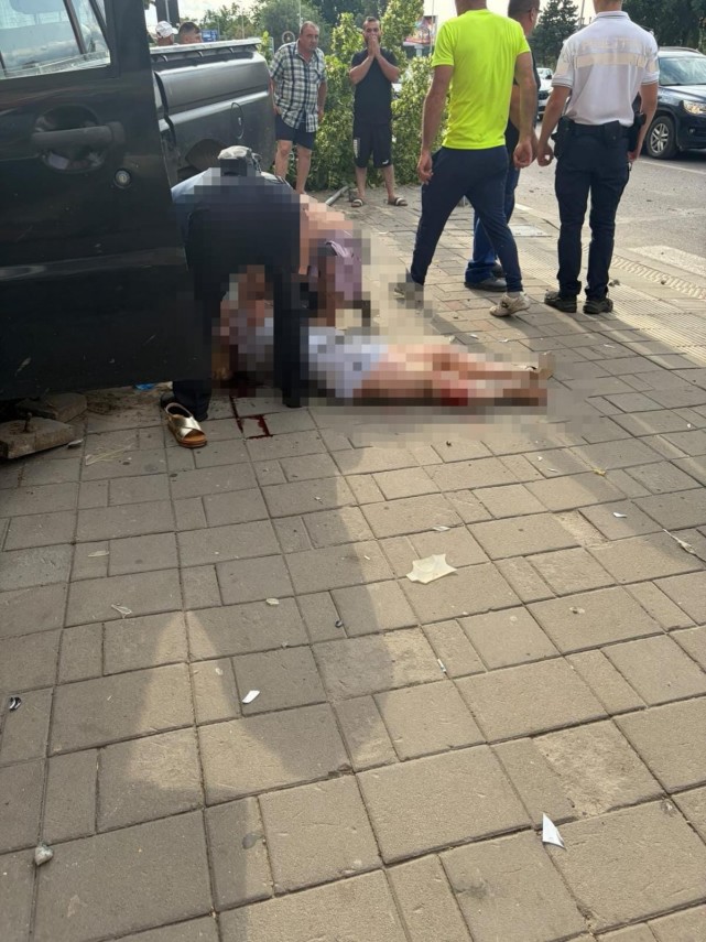 foto video imagini surprinse dupa accidentul din municipiul tulcea in care o femeie aflata pe o banca foto video imagini surprinse dupa accidentul din municipiul tulcea in care o femeie aflata pe o banca
