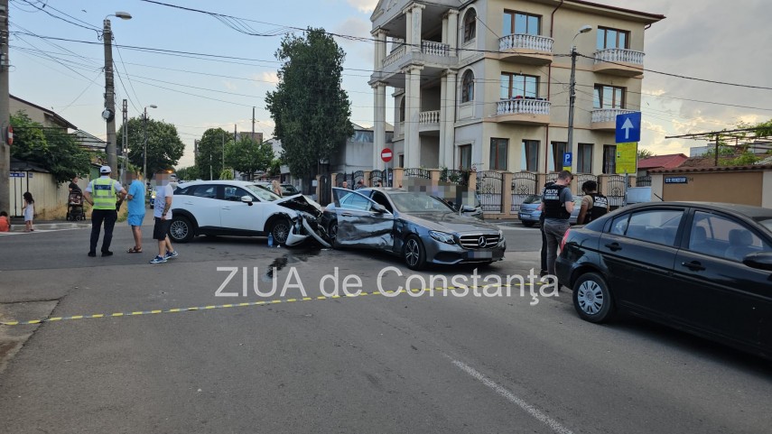 accident rutier pe strada frunzelor din constanta o persoana a ajuns la spital 945188 accident rutier pe strada frunzelor din constanta o persoana a ajuns la spital 945188