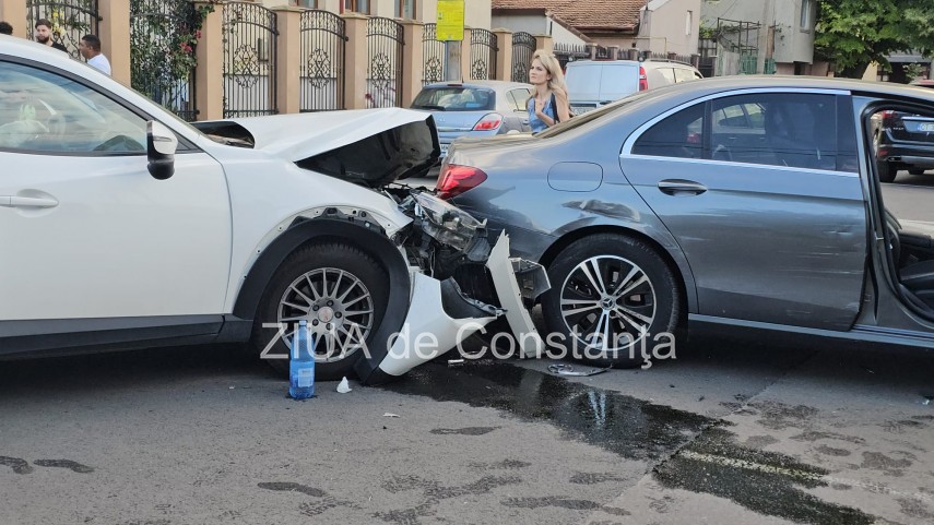accident rutier pe strada frunzelor din constanta o persoana a ajuns la spital 945188 accident rutier pe strada frunzelor din constanta o persoana a ajuns la spital 945188