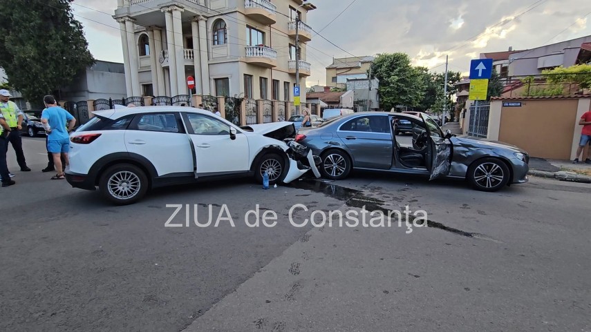 accident rutier pe strada frunzelor din constanta o persoana a ajuns la spital 945188 accident rutier pe strada frunzelor din constanta o persoana a ajuns la spital 945188