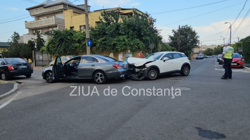 accident rutier pe strada frunzelor din constanta o persoana a ajuns la spital 945188 accident rutier pe strada frunzelor din constanta o persoana a ajuns la spital 945188