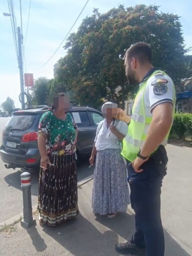 foto video politistii rutieri in sprijinul sectiei 2 constanta au ajutat la prinderea a doua femei banuite foto video politistii rutieri in sprijinul sectiei 2 constanta au ajutat la prinderea a doua femei banuite