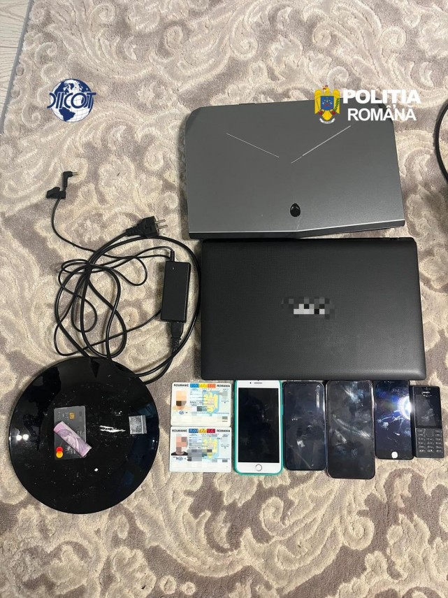foto perchezitii diicot la o grupare de criminalitate informatica din valcea prejudiciu de peste 1 35 foto perchezitii diicot la o grupare de criminalitate informatica din valcea prejudiciu de peste 1 35