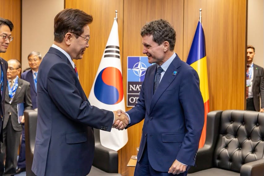 foto nicusor dan intalnire cu presedintele republicii coreea la summitul nato cooperarea in domeniul foto nicusor dan intalnire cu presedintele republicii coreea la summitul nato cooperarea in domeniul